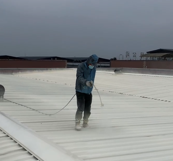 喷第一遍防锈漆视频